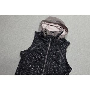 Lululemon Windbreaker Vest Womens 8 Black Flecked Hooded Sleeveless Jacket Hood